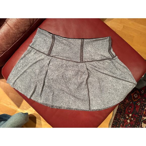 Lululemon Lost in Pace Skirt, Gray, size 10 - Picture 5 of 7